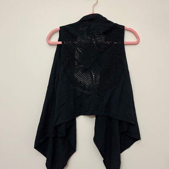 Peter Nygard Black Crochet Back Shawl - Picture 6 of 8